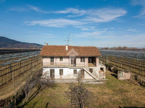 casa indipendente in vendita a Costigliole Saluzzo
