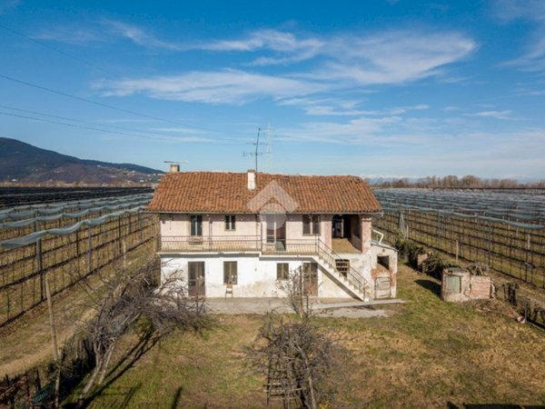 casa indipendente in vendita a Costigliole Saluzzo