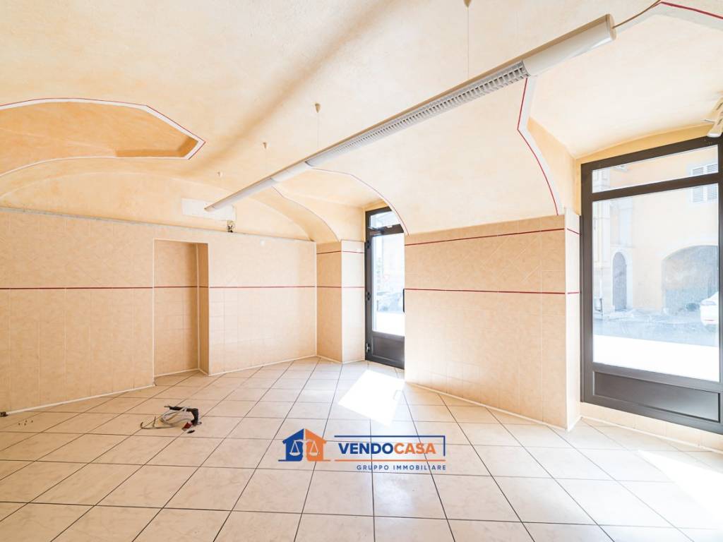 negozio in vendita a Costigliole Saluzzo