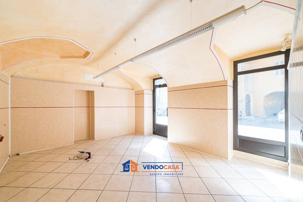 negozio in vendita a Costigliole Saluzzo