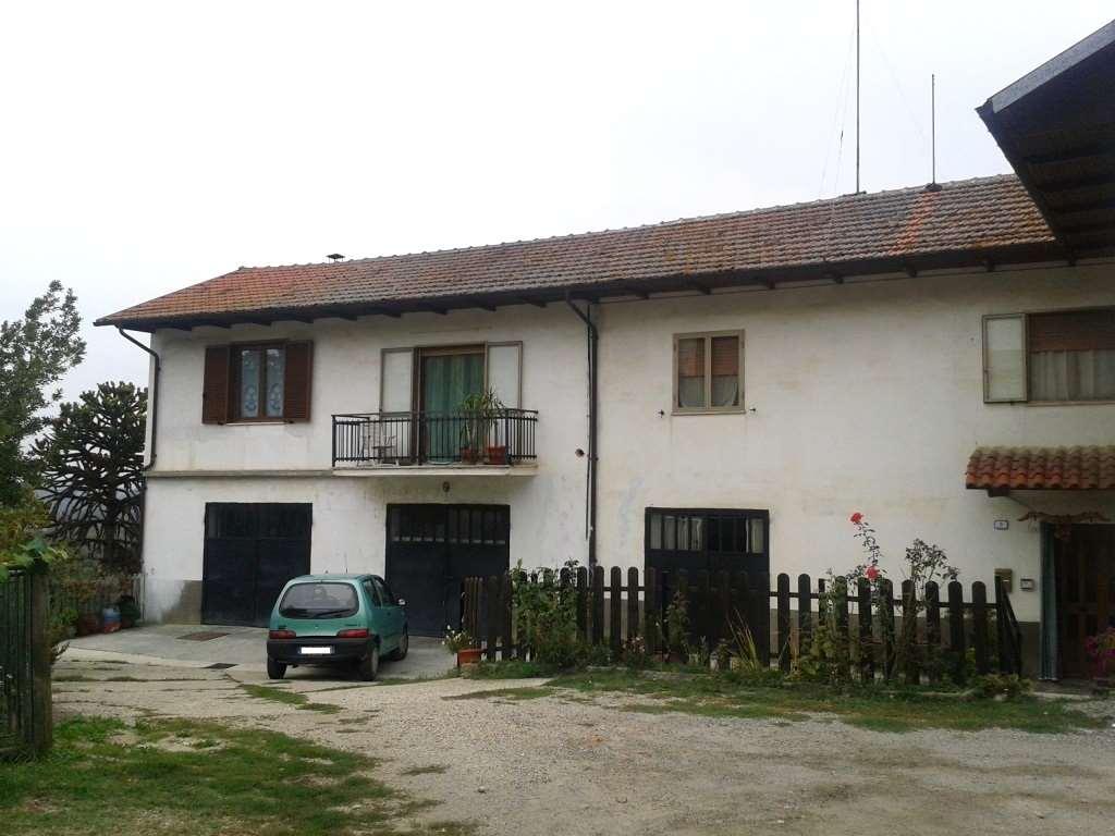 casa indipendente in vendita a Cravanzana