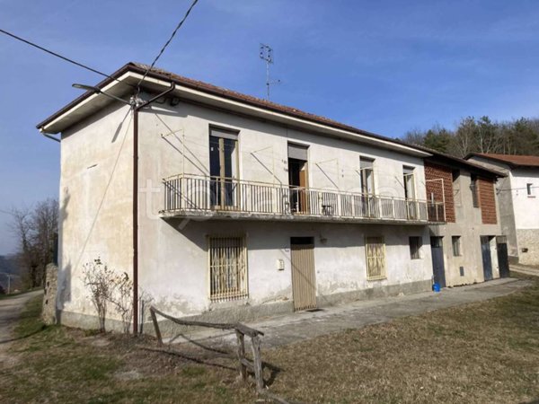 casa indipendente in vendita a Cravanzana