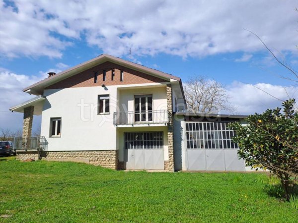 casa indipendente in vendita a Cravanzana