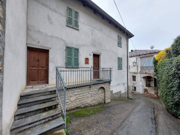 casa indipendente in vendita a Cravanzana