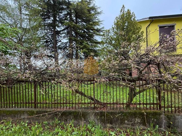 casa indipendente in vendita a Cravanzana