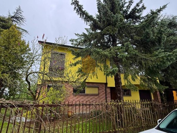 casa indipendente in vendita a Cravanzana