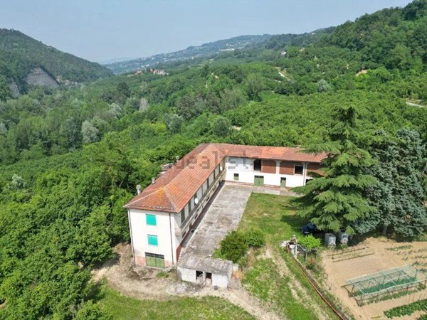 casale in vendita a Cravanzana