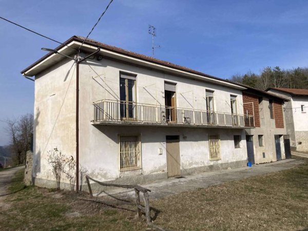casa indipendente in vendita a Cravanzana