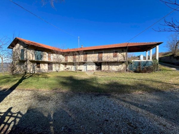 casa indipendente in vendita a Cravanzana