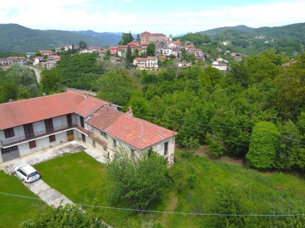 casa indipendente in vendita a Cravanzana