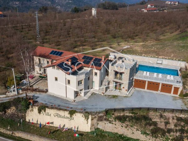 casa indipendente in vendita a Cravanzana