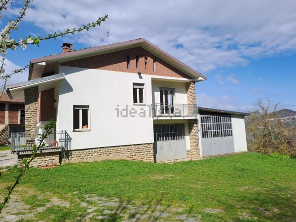 casa indipendente in vendita a Cravanzana