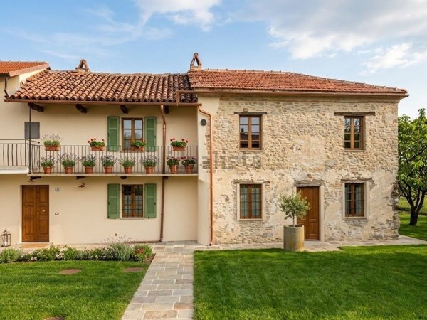 casale in vendita a Cravanzana