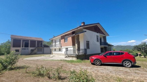 casa indipendente in vendita a Cravanzana