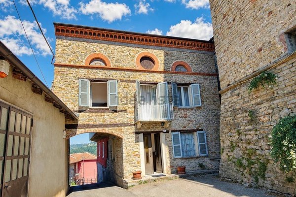 casa indipendente in vendita a Cravanzana
