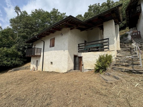 casa indipendente in vendita a Crissolo