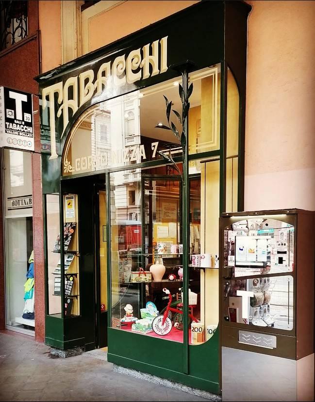 negozio in vendita a Cuneo in zona Centro Città