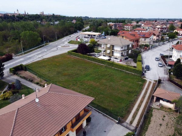 terreno edificabile in vendita a Cuneo in zona Spinetta