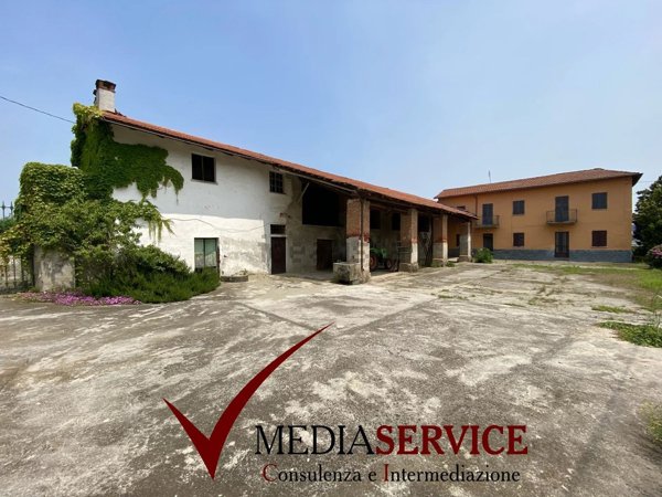 casa indipendente in vendita a Cuneo in zona Confreria