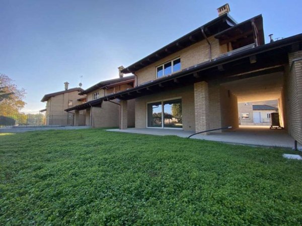 casa indipendente in vendita a Cuneo in zona Cerialdo