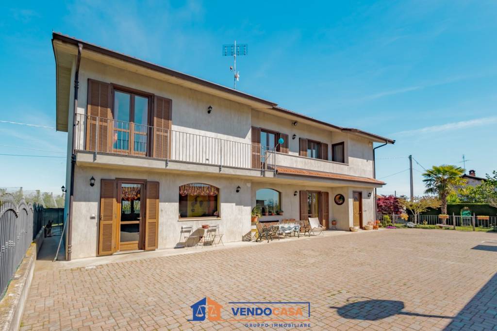 casa indipendente in vendita a Cuneo in zona Roata Rossi