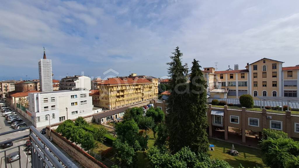 appartamento in vendita a Cuneo in zona Centro Città