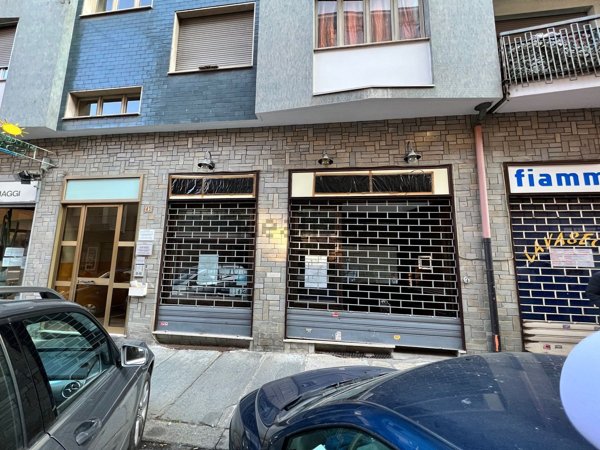 locale commerciale in vendita a Cuneo in zona Centro Città
