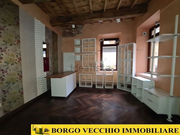 locale commerciale in vendita a Cuneo in zona Centro Città