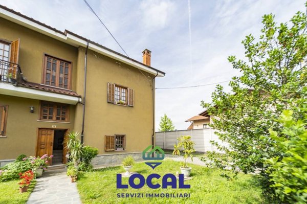casa indipendente in vendita a Cuneo in zona Civalleri