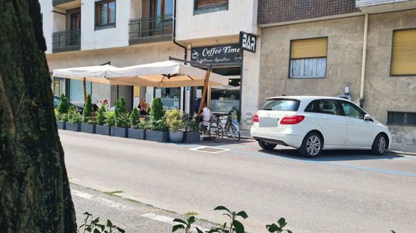 locale commerciale in vendita a Cuneo in zona Ospedale