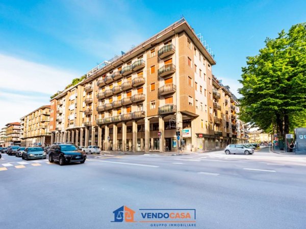 negozio in vendita a Cuneo in zona San Rocco Castagnaretta