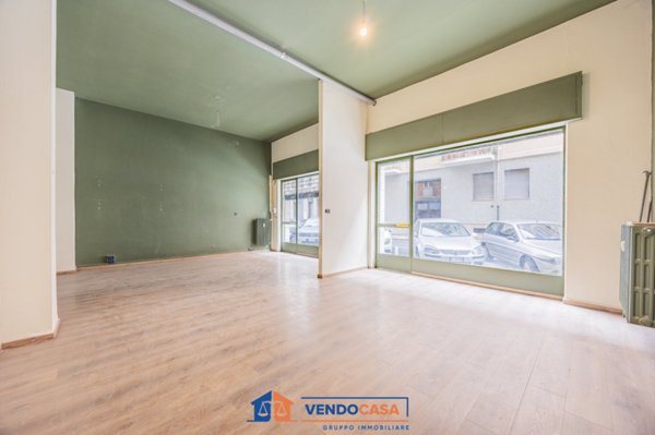 locale commerciale in vendita a Cuneo in zona Centro Città