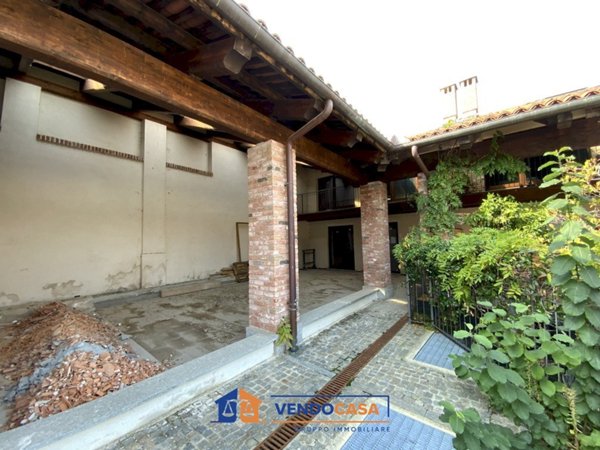 casa indipendente in vendita a Cuneo in zona Centro Città