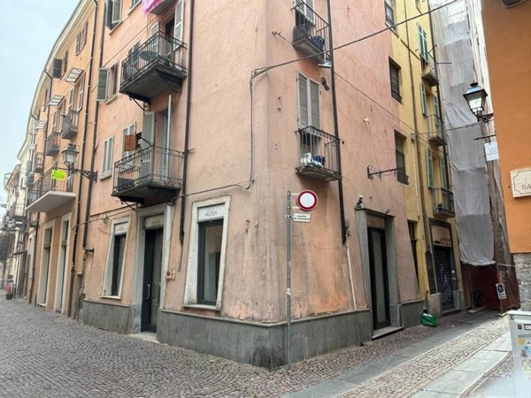 negozio in vendita a Cuneo in zona Centro Città