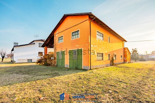esavano in vendita a Cuneo
