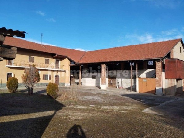 esavano in vendita a Cuneo in zona Confreria