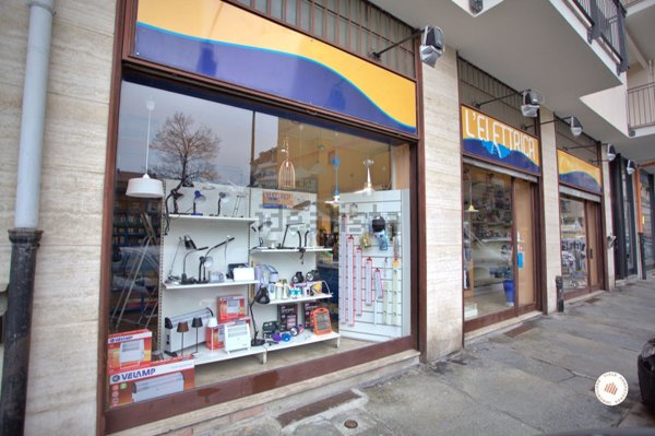 locale commerciale in vendita a Cuneo