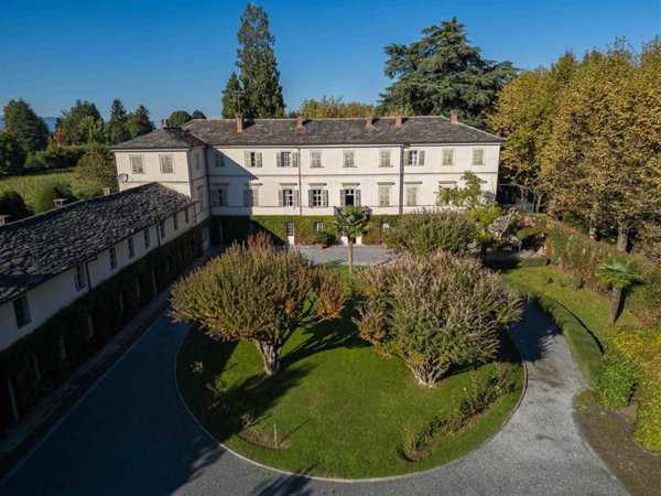 villa in vendita a Cuneo in zona Confreria