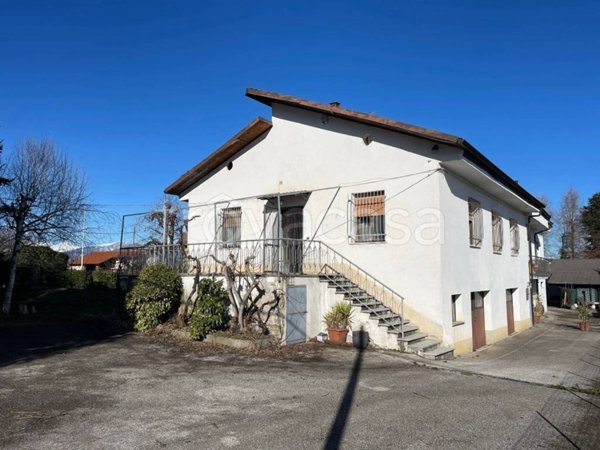 casa indipendente in vendita a Cuneo in zona Centro Città