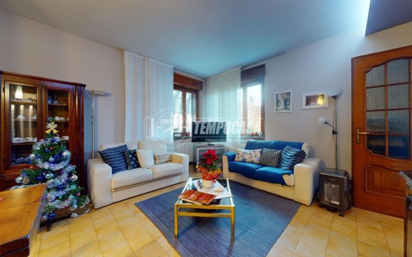 casa indipendente in vendita a Cuneo in zona Centro Città