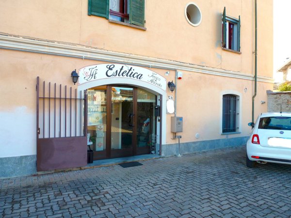 locale commerciale in vendita a Cuneo in zona Tetto Bonelli