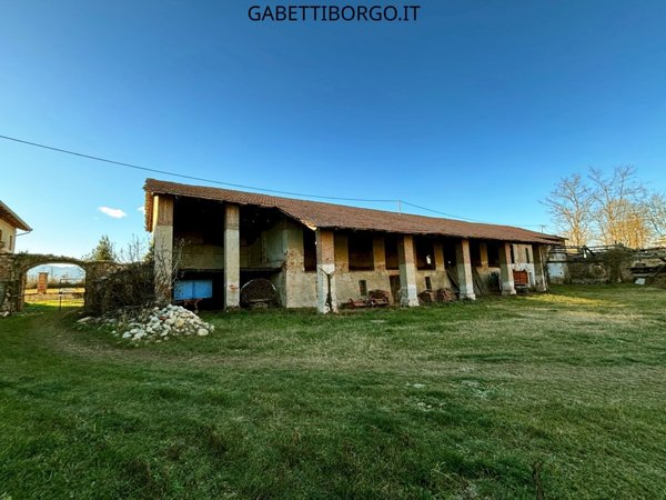 casale in vendita a Cuneo in zona Centro Città