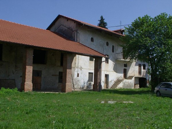 casale in vendita a Cuneo in zona Spinetta