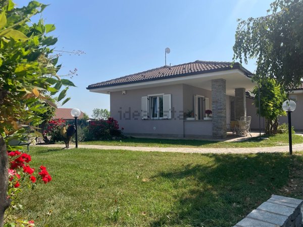 casa indipendente in vendita a Cuneo