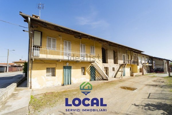 esavano in vendita a Cuneo in zona Roata Rossi