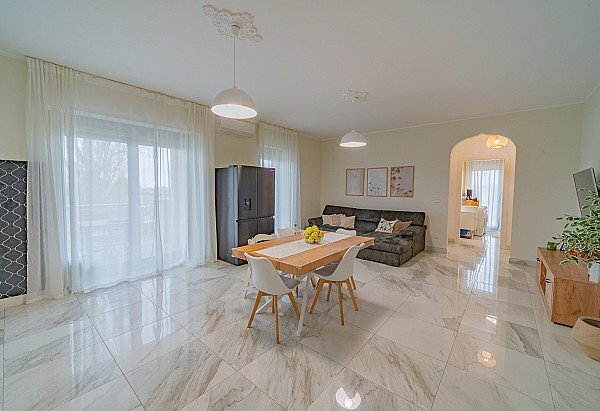 casa indipendente in vendita a Cuneo in zona Centro Città