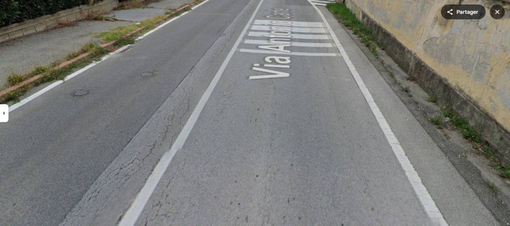 negozio in vendita a Cuneo in zona Confreria