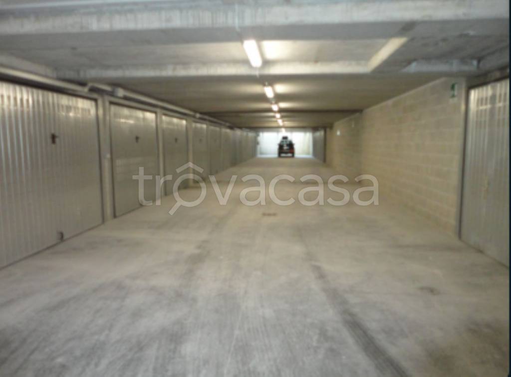 locale commerciale in vendita a Cuneo in zona Madonna delle Grazie