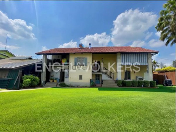 casale in vendita a Cuneo in zona Centro Città