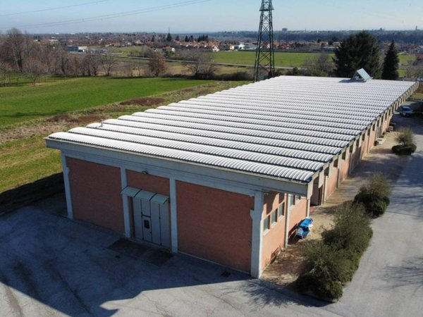 locale commerciale in vendita a Cuneo in zona Centro Città